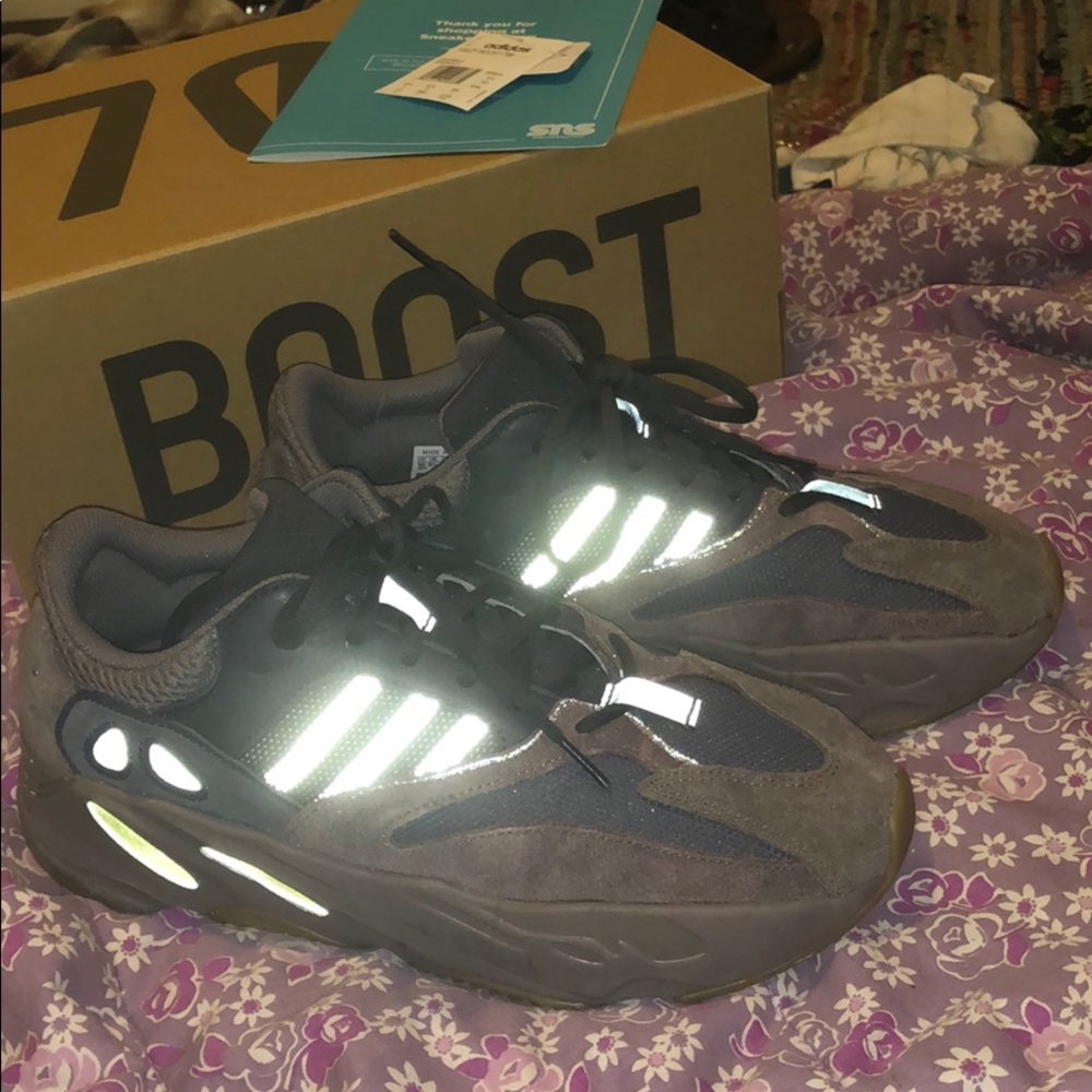 Yeezy 700 Muave